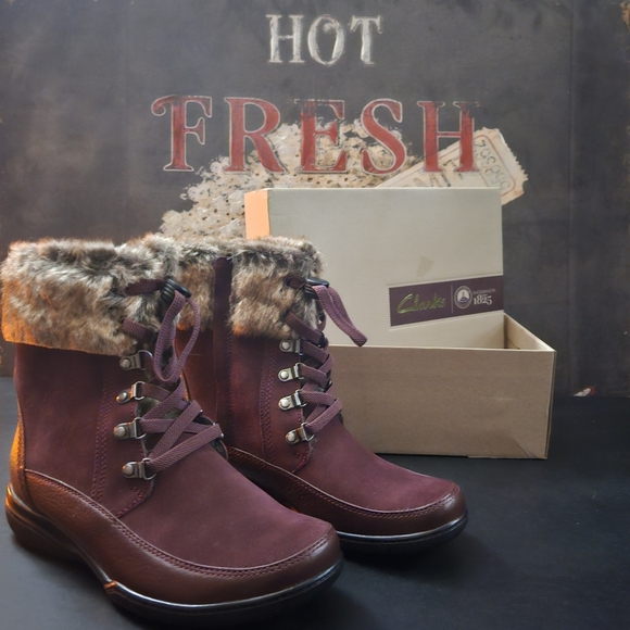 Clarks Shoes - Fur suede Booties